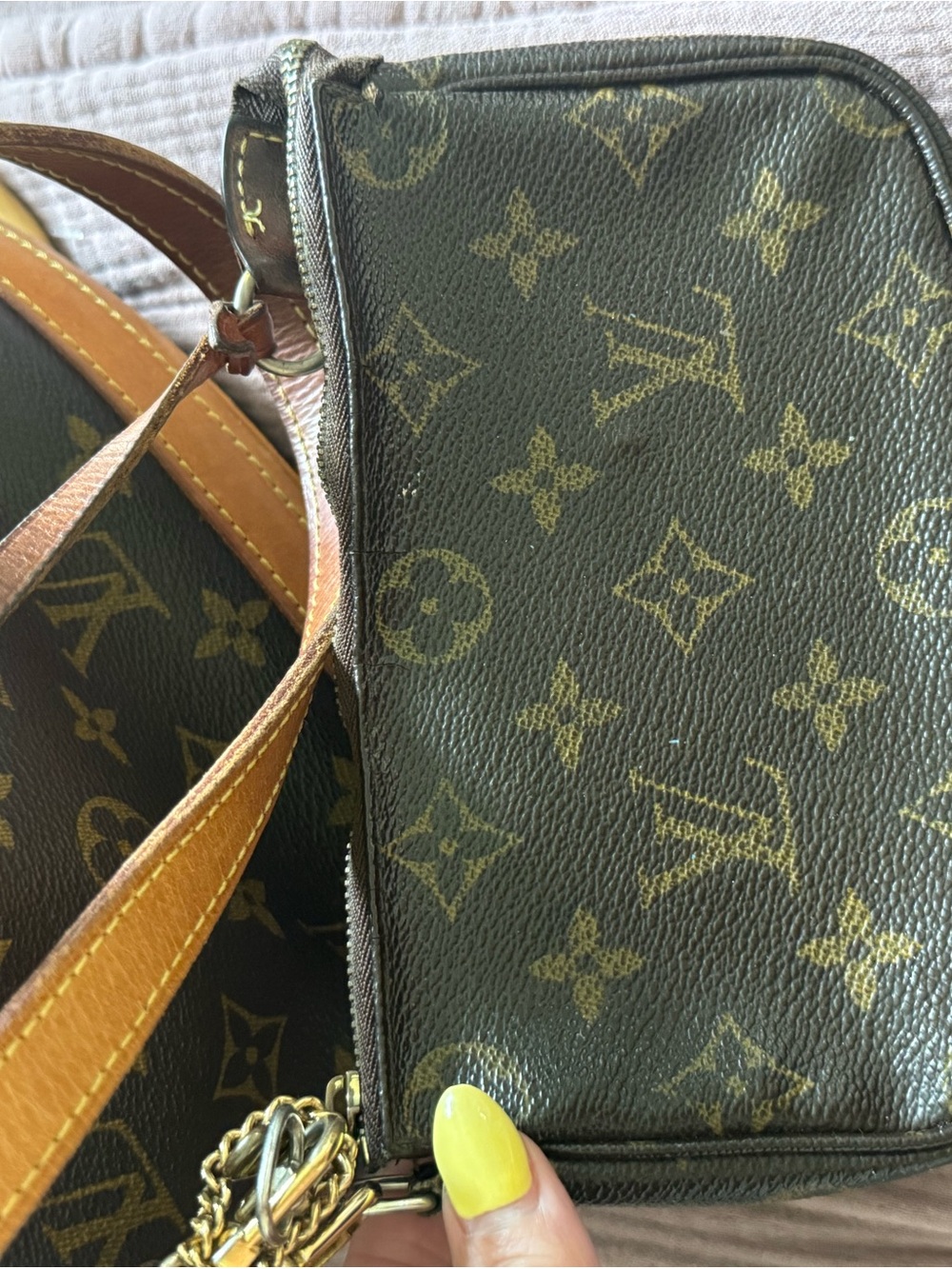 Louis Vuitton Monogram Petit Bucket PM Shoulder Bag + Pouch - Picture 10 of 12